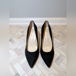 Nine West Black Pump w/ Chunky Heel - Size 6 (Never Worn)